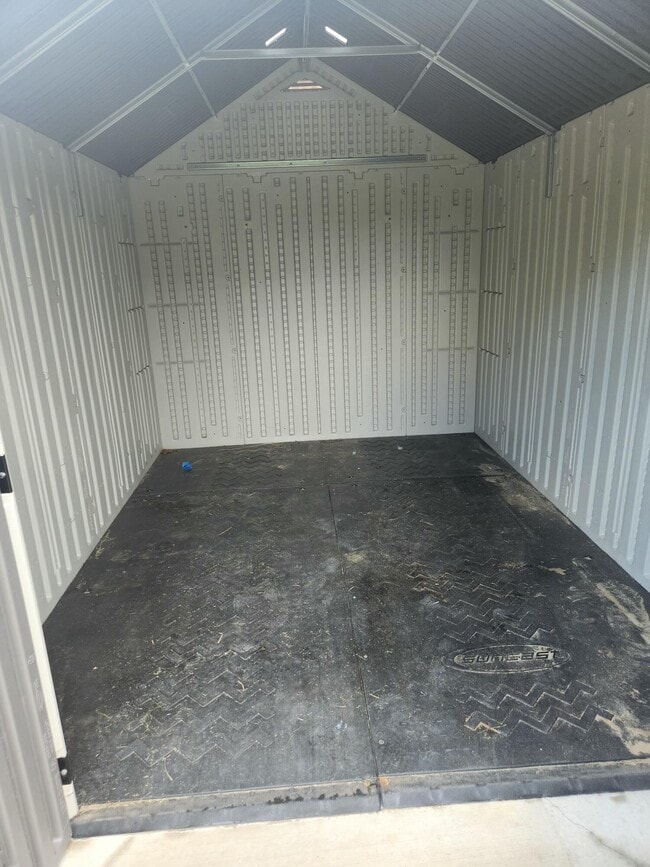 Building Photo - 4051 Sarah Ann Dr