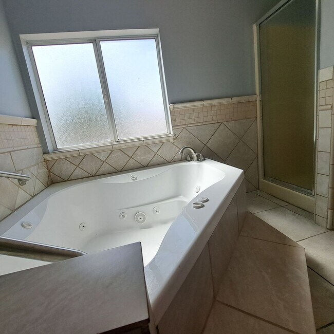 Building Photo - 5033 Sitka Ln