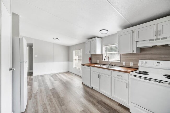 Building Photo - 4129 Woodsridge Dr