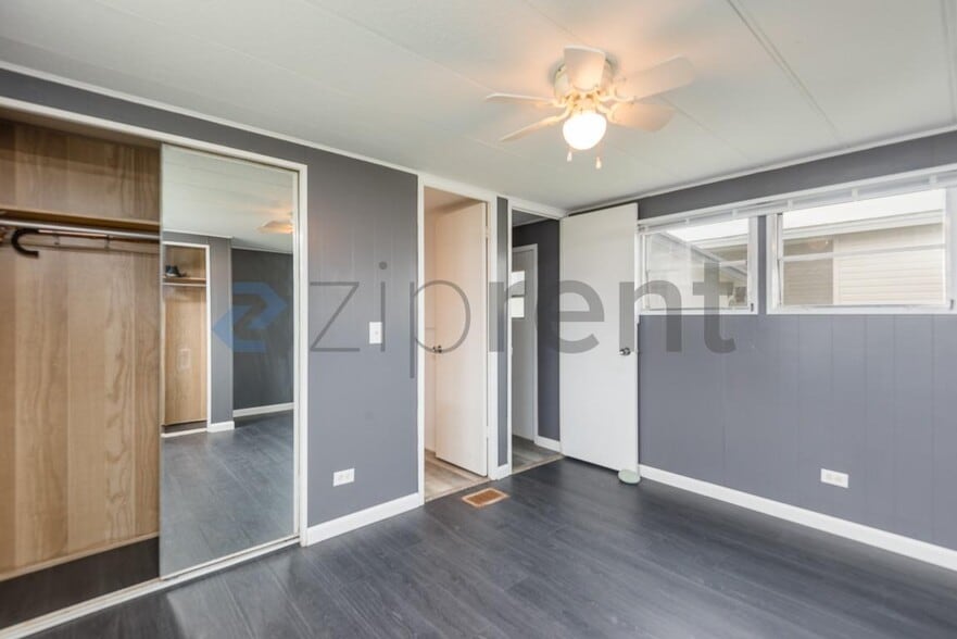 Building Photo - Unit #322