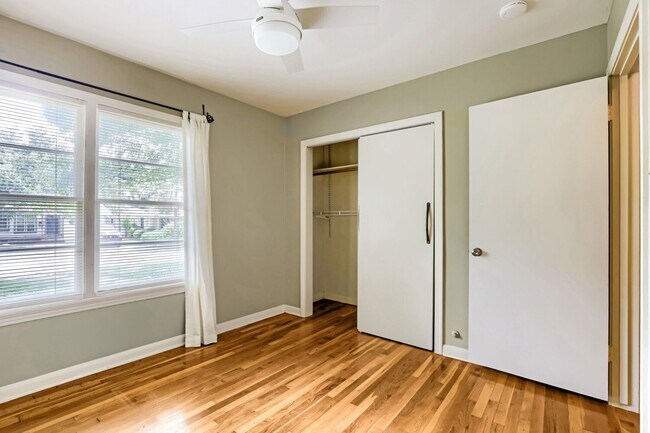 Building Photo - 1402 Cullen Ave