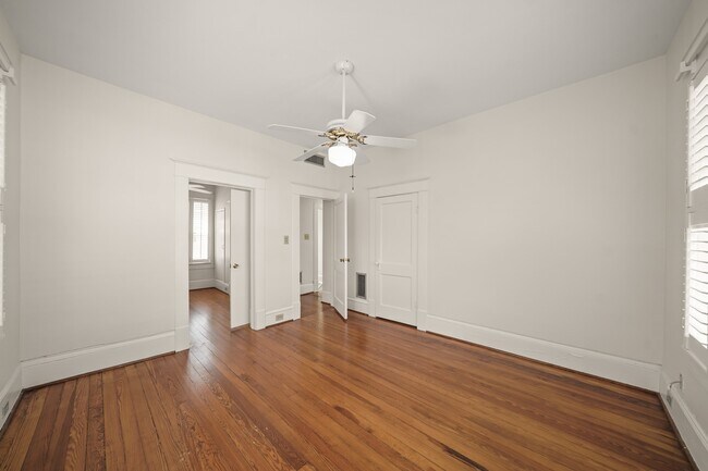 Building Photo - 406 Sul Ross St