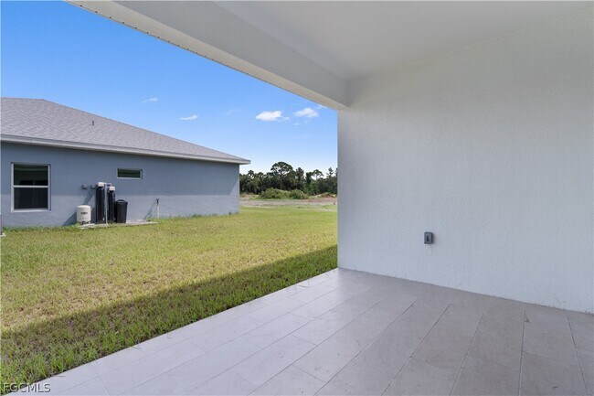 Building Photo - 700 Broadway Ave