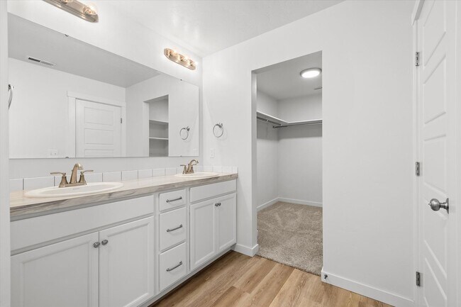 Building Photo - Eagle, ID – Spacious 3 Bedroom + Bonus Room