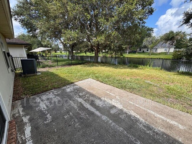 Building Photo - 14160 Fish Eagle Dr E