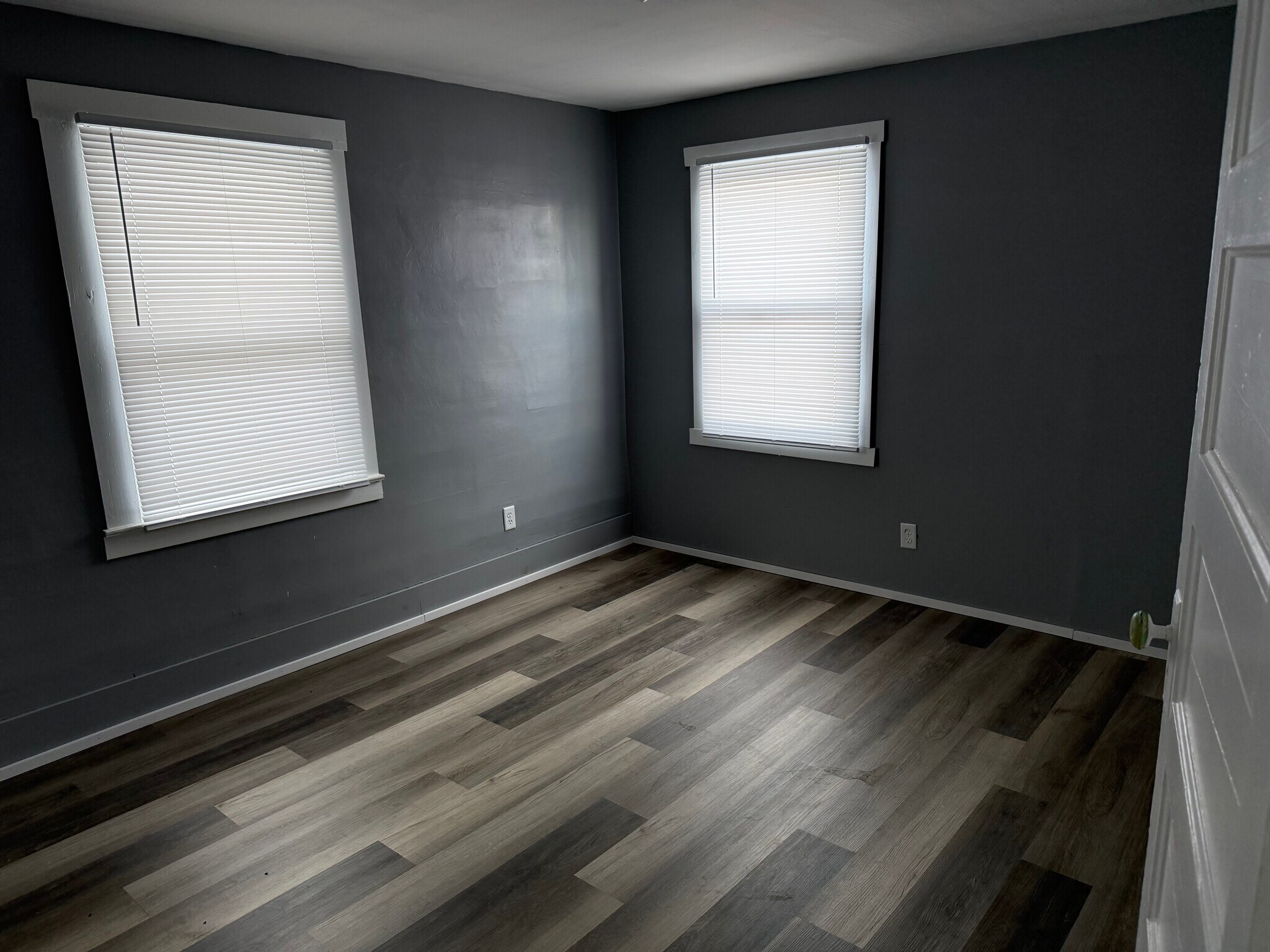 Bedroom 2 - 1501 E Markland Ave