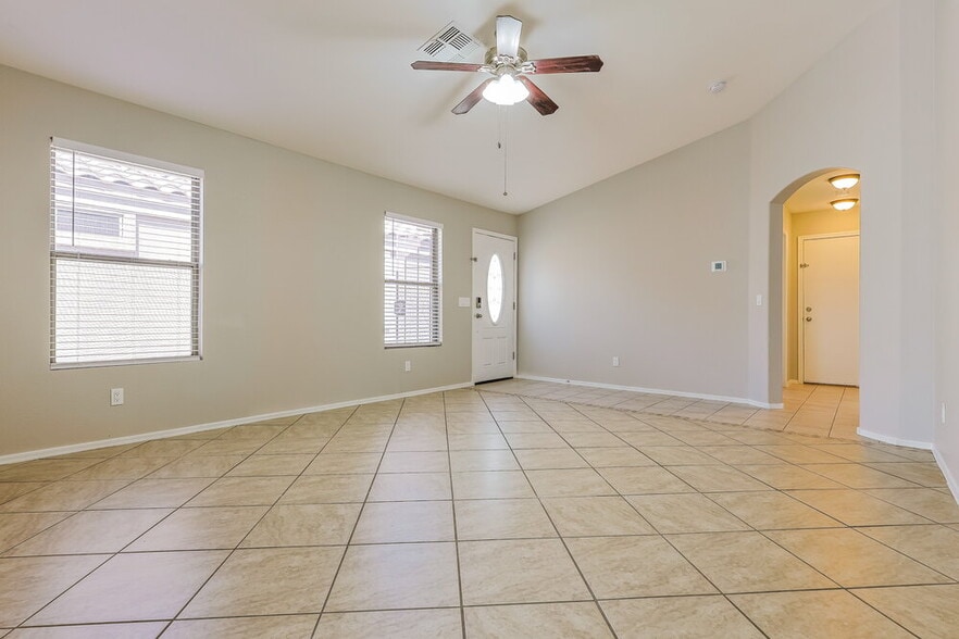 Building Photo - 10857 E Arcadia Ave