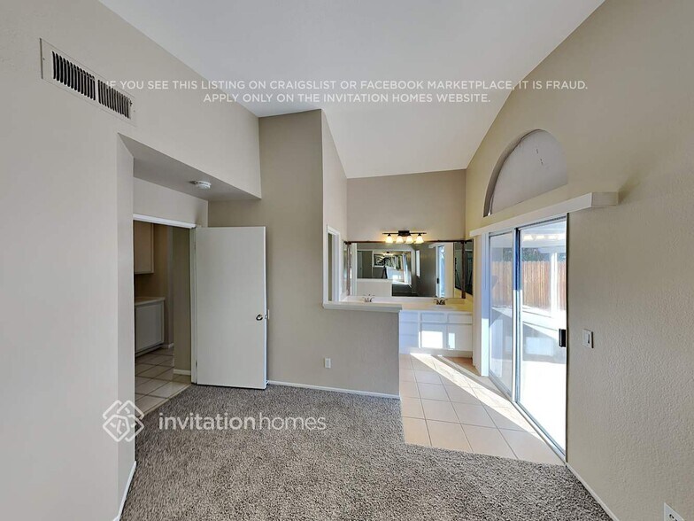 Building Photo - 27736 Doreen Dr