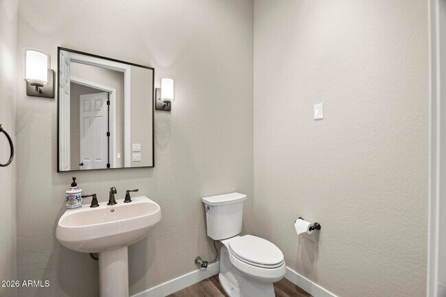 Building Photo - 3653 E Sands Dr