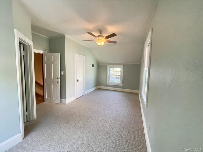 Building Photo - 4356-4356 Albany Post Rd