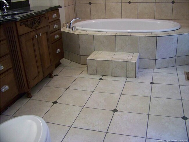 Building Photo - 6829 Towbridge Rd