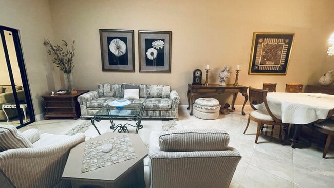 Building Photo - 6165 Sunny Pointe Cir