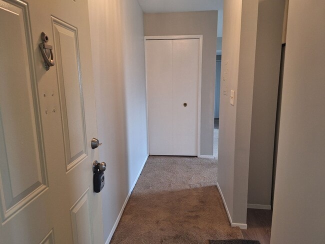 Building Photo - Prime located Condo!