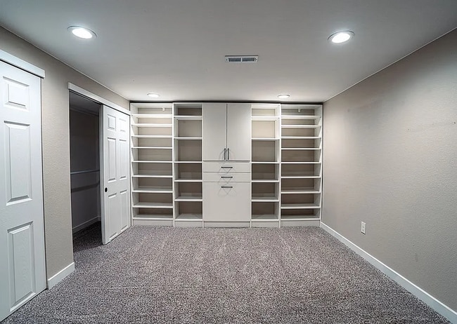 Building Photo - Remodeled 3 bedroom, 3 bath home with addi...