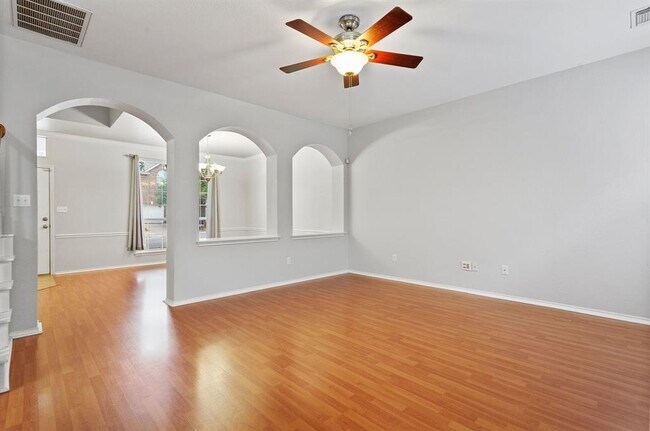 Building Photo - 1720 Briarton Ln S
