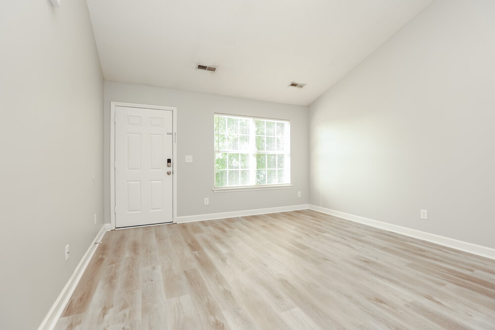 Building Photo - 641 Belgium Dr