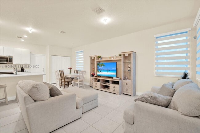 Building Photo - 4413 NW 83rd Path