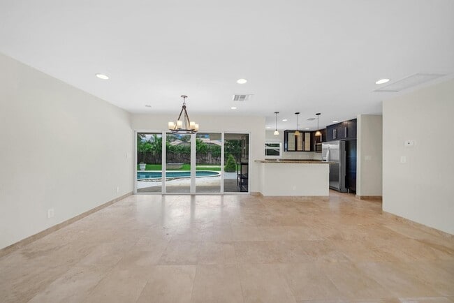 Building Photo - 4021 Bayview Dr