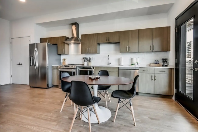 Building Photo - 920 South St