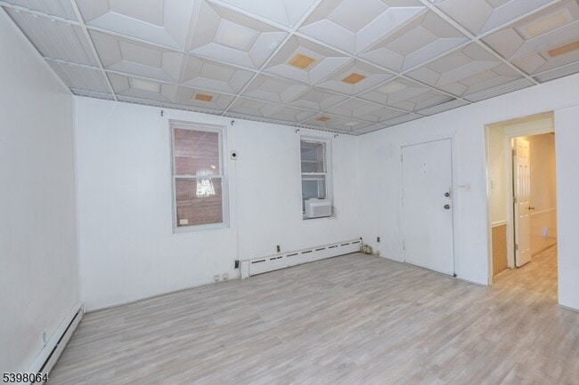 Building Photo - 12 Garfield Ave