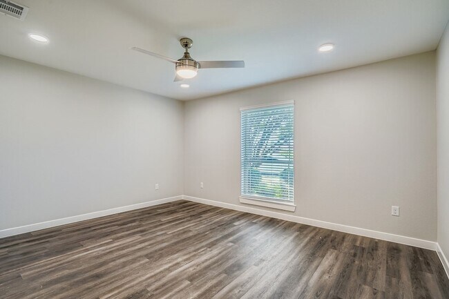 Building Photo - 3809 Misty Meadow Dr