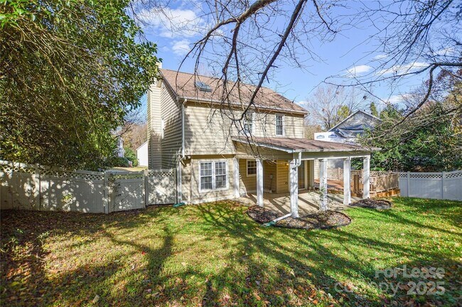 Building Photo - 3500 Rosedown Dr