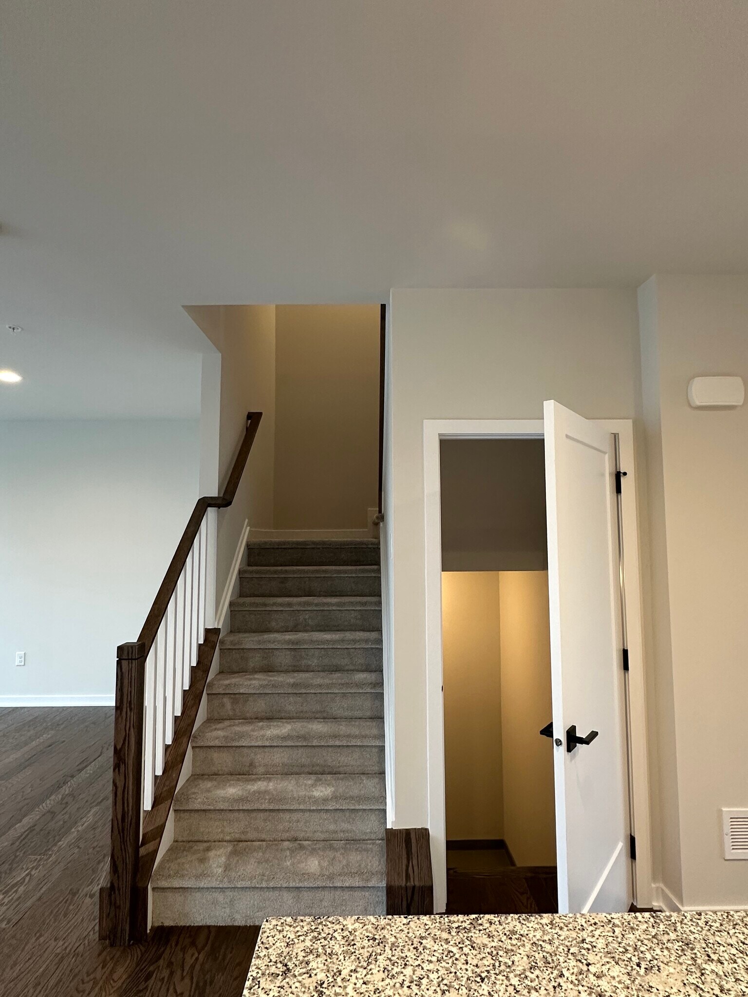 Building Photo - 182 Mahogany Ln