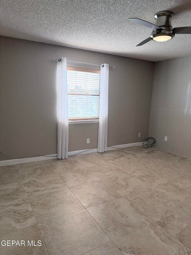 Building Photo - 6035 Bandolero Dr