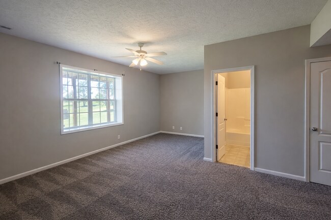 Building Photo - Stunning Split-Level Home with Space, Style & Scenic Views