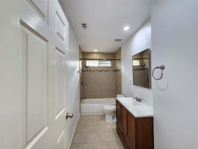Building Photo - 1322 Valley Landing Dr