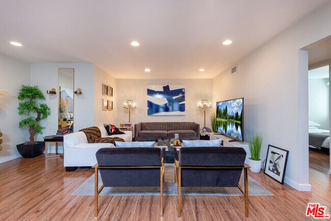 Building Photo - 1620 Malcolm Ave