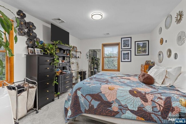 Building Photo - 274 Warren St