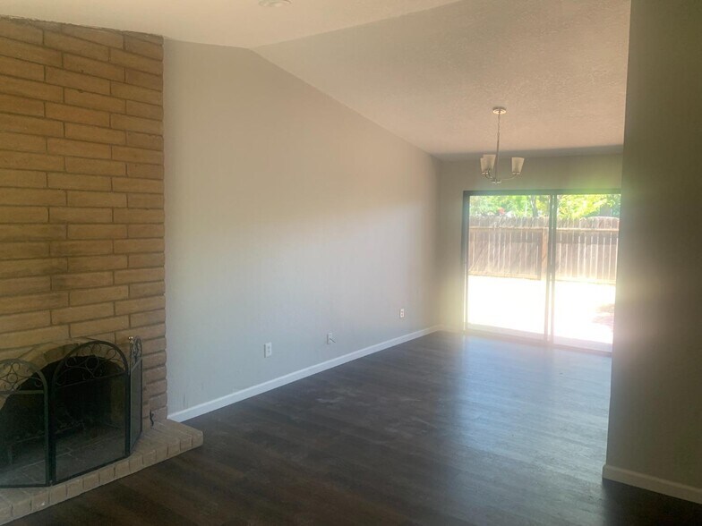 Building Photo - 11092 Gingerwood Way