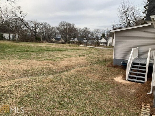 Building Photo - 6234 Collins St NE