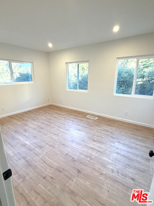 Building Photo - 8535 Lookout Mountain Ave