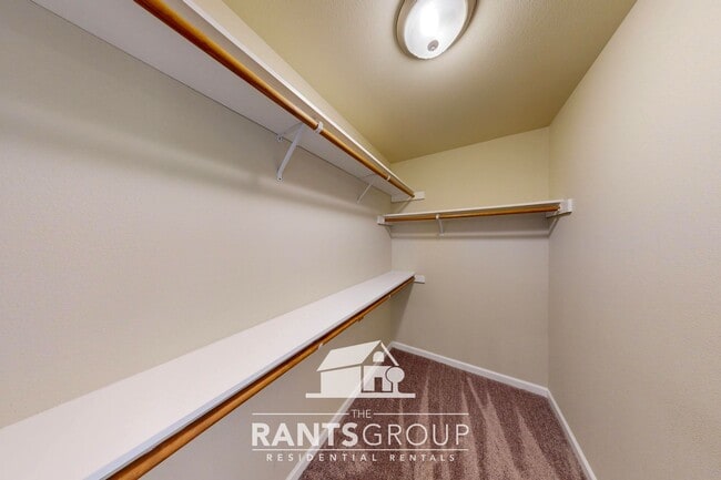 Building Photo - Spacious home in the Olympia School Distri...