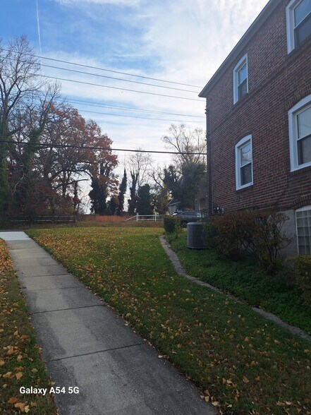 Building Photo - 3721 Frankford Ave