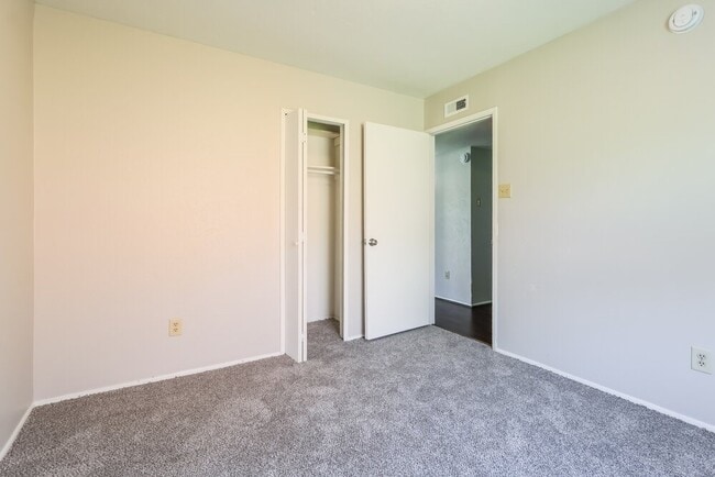 Building Photo - 2674 Lark Ln
