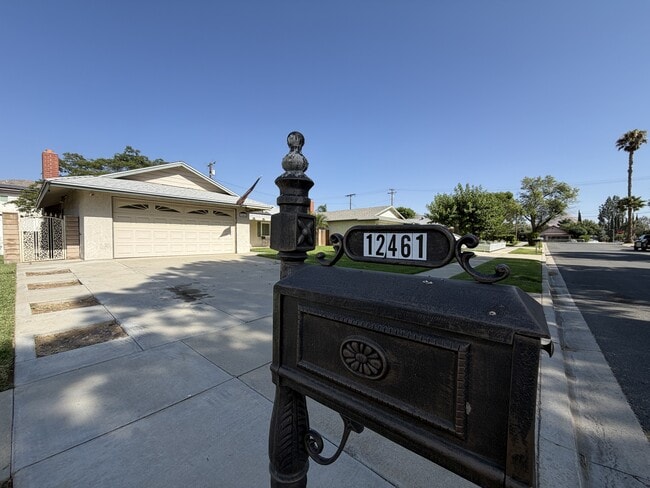 Building Photo - 12461 Vivienda Ave