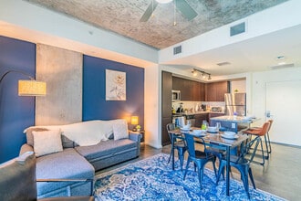 Building Photo - 914 N 4th St