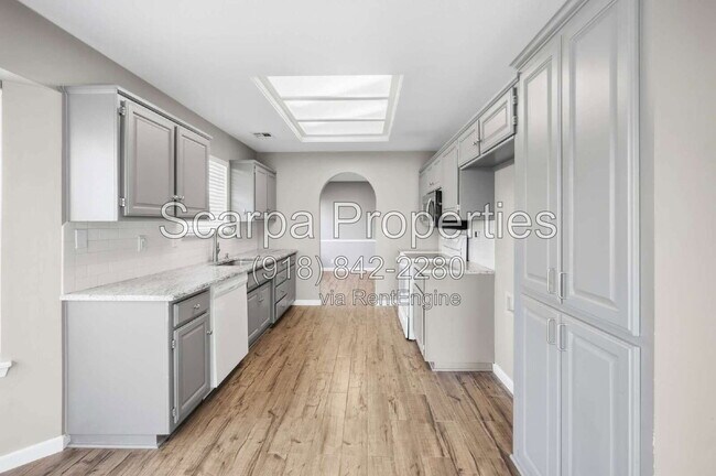 Building Photo - 9311 E 95th Pl