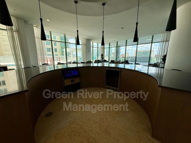 Building Photo - 1431 Riverplace Blvd