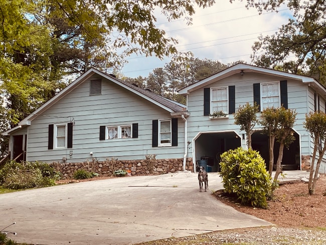 Building Photo - 22556 Buford Hwy