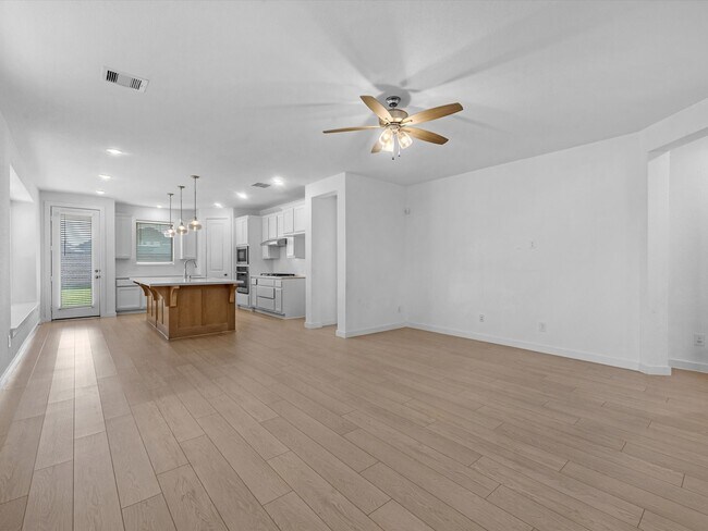 Building Photo - 952 Malibu Shr Ln