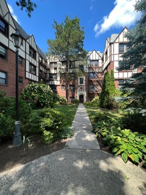 Building Photo - 7 Greenridge Ave