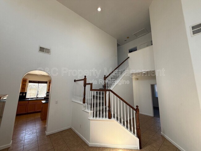 Building Photo - 10477 Albert Dr