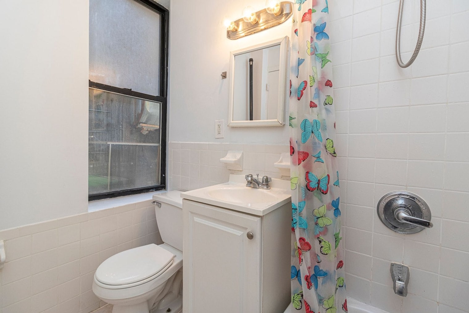 Building Photo - 329 E 94th St