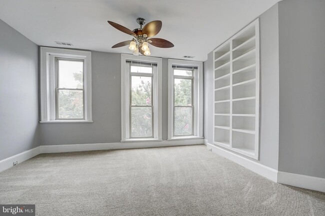 Building Photo - 1005 S Street NW Unit 1