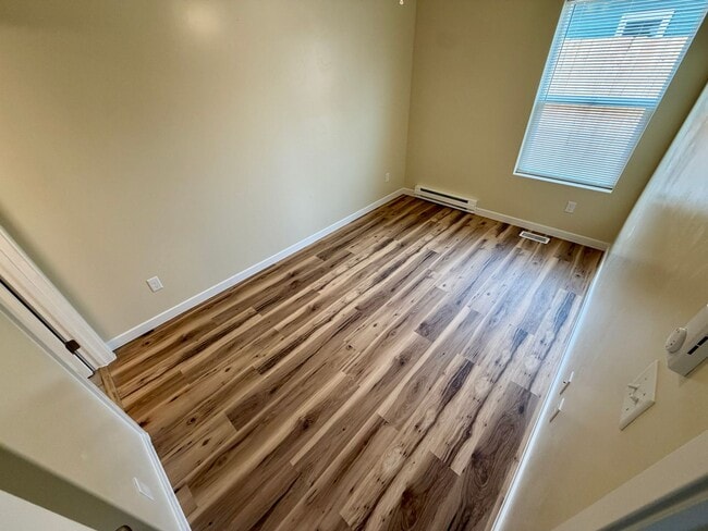 Building Photo - 1380 Cleveland St