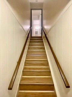Basement Stairway - 6030 Applecrest Ct